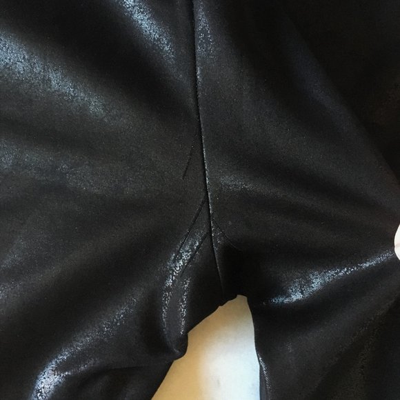 πββ¬ Hue Black Metallic Foil Faux Leather Leggings β L - Picture 9 of 9